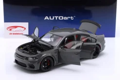 Dodge Charger Scat Pack Widebody dunkelgrau 1:18 AUTOart