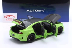 Dodge Charger Scat Pack Widebody grün / schwarz 1:18 AUTOart