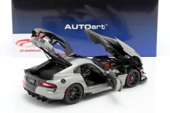 Dodge Viper ACR Baujahr 2017 billet silber metallic / schwarz / rot 1:18 AUTOart