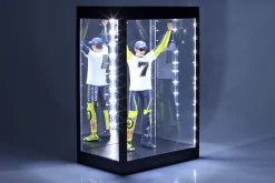 Einzelvitrine mit LED-Beleuchtung und Spiegel für Figuren Maßstab 1:6 schwarz Triple9