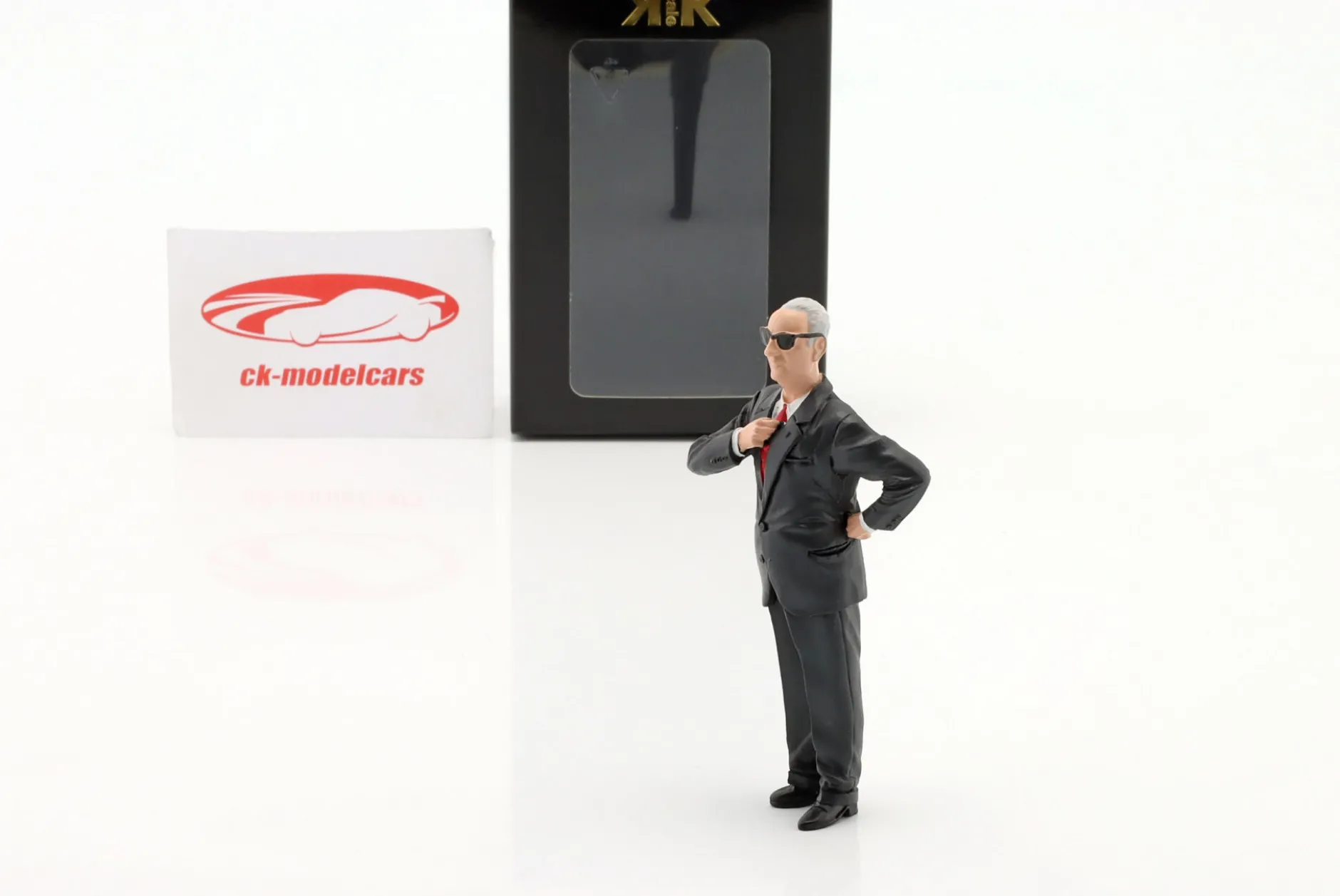 Enzo alt Figur 1:18 KK-Scale