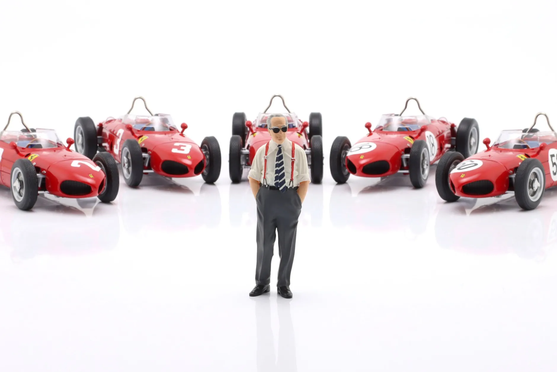 Enzo hemdsärmlig - Figur 1:18 Figurenmanufaktur