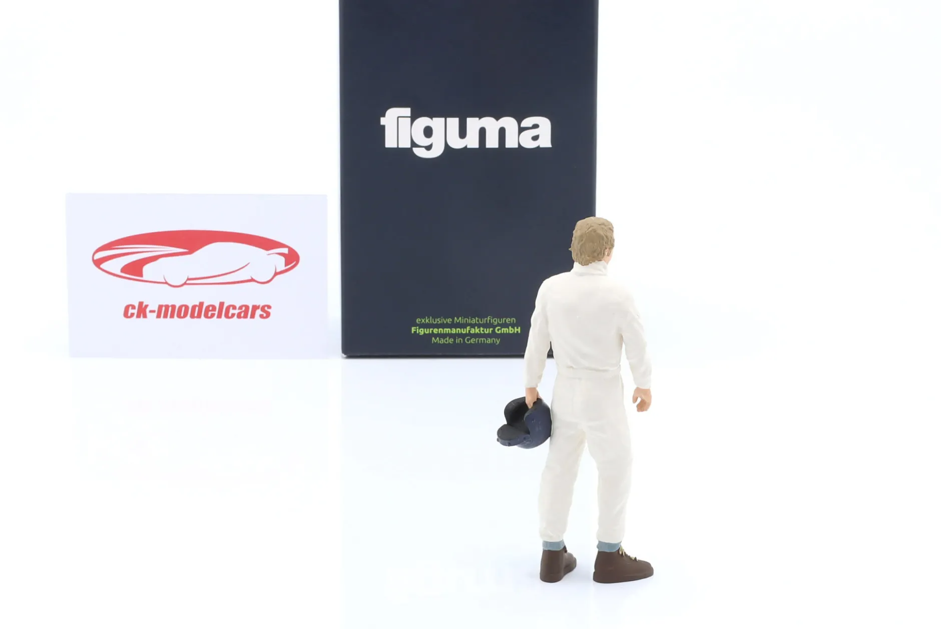 70er Jahre Rennfahrerfigur mit Helm in der Hand 1:18 FigurenManufaktur