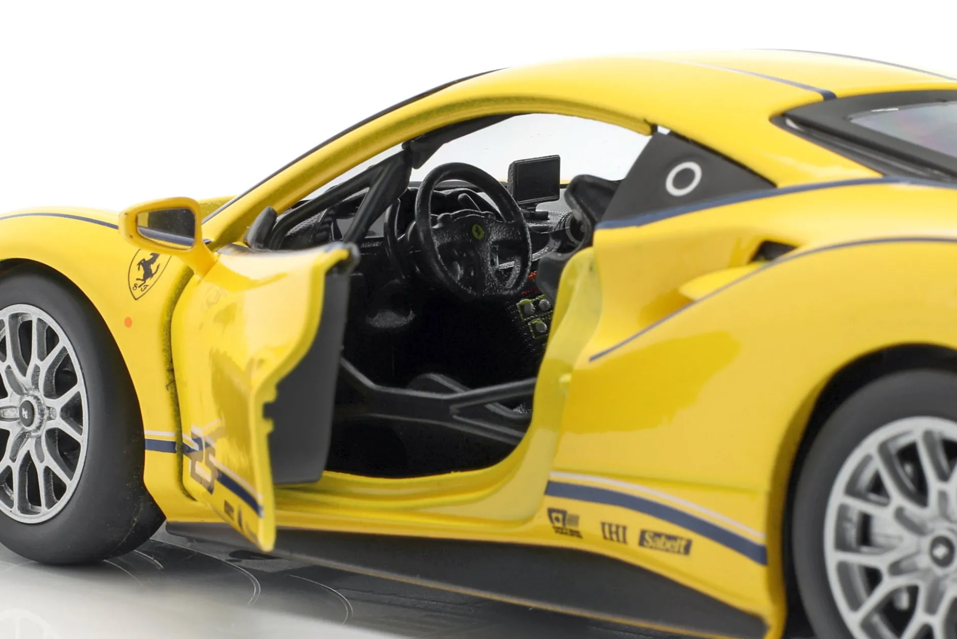Ferrari 488 Challenge #25 gelb 1:24 Bburago