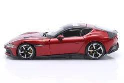 Ferrari 12Cilindri Baujahr 2024 dunkelrot metallic 1:24 Bburago