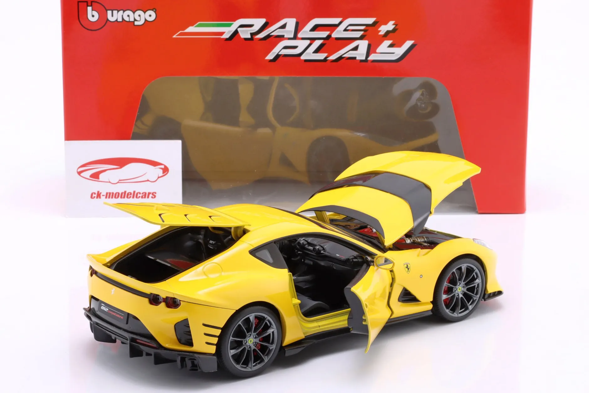 Ferrari 812 Competizione Baujahr 2021 gelb 1:18 Bburago