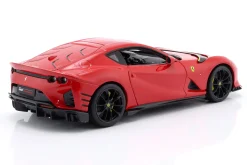 Ferrari 812 Competizione Baujahr 2021 rot 1:18 Bburago