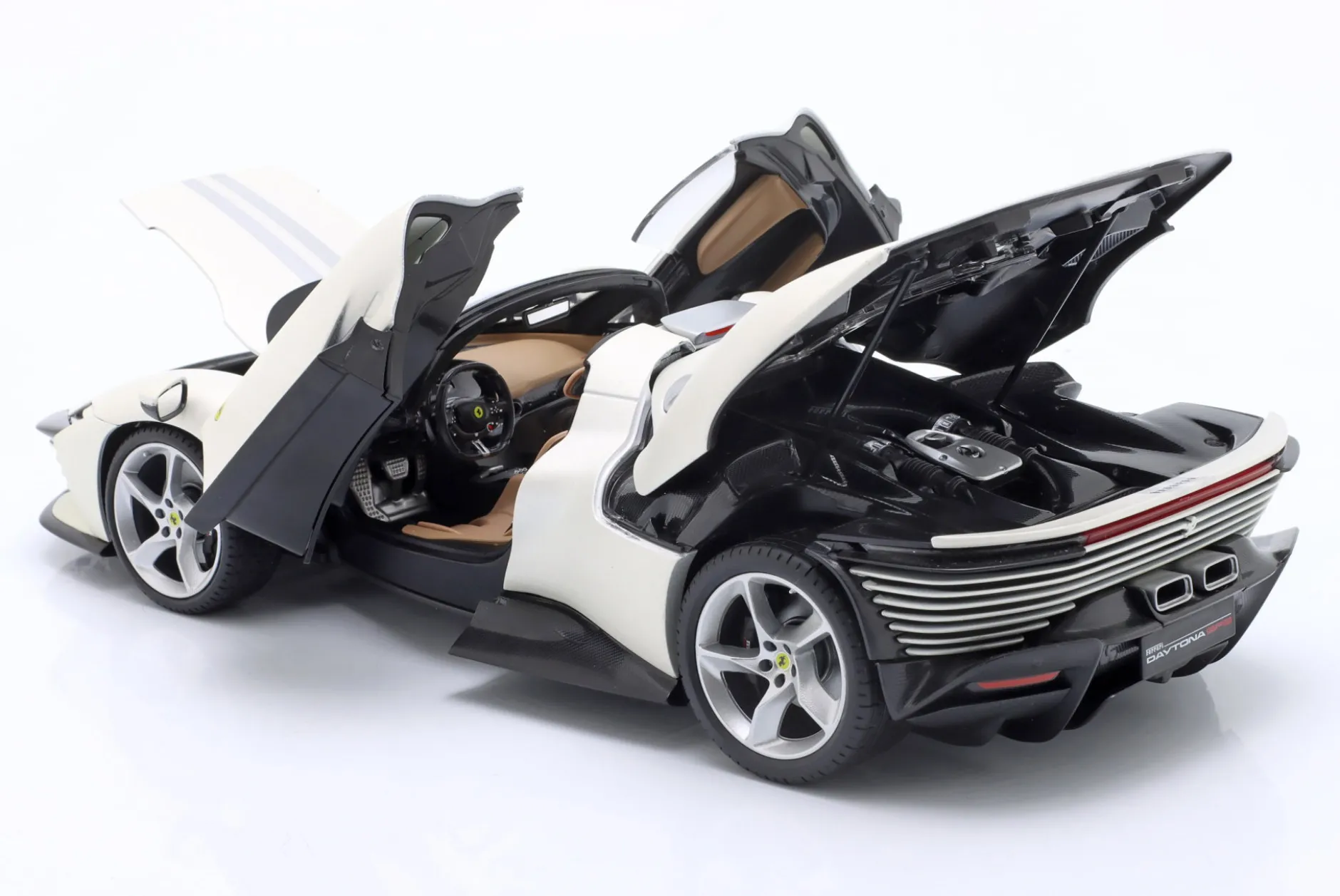 Ferrari Daytona SP3 Closed Top 2022 weiß 1:18 Bburago Signature
