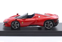 Ferrari Daytona SP3 Open Top Baujahr 2021 racing rot 1:43 LookSmart