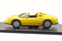 Ferrari Dino 246 GTS Baujahr 1972 mit Vitrine gelb 1:43 Altaya