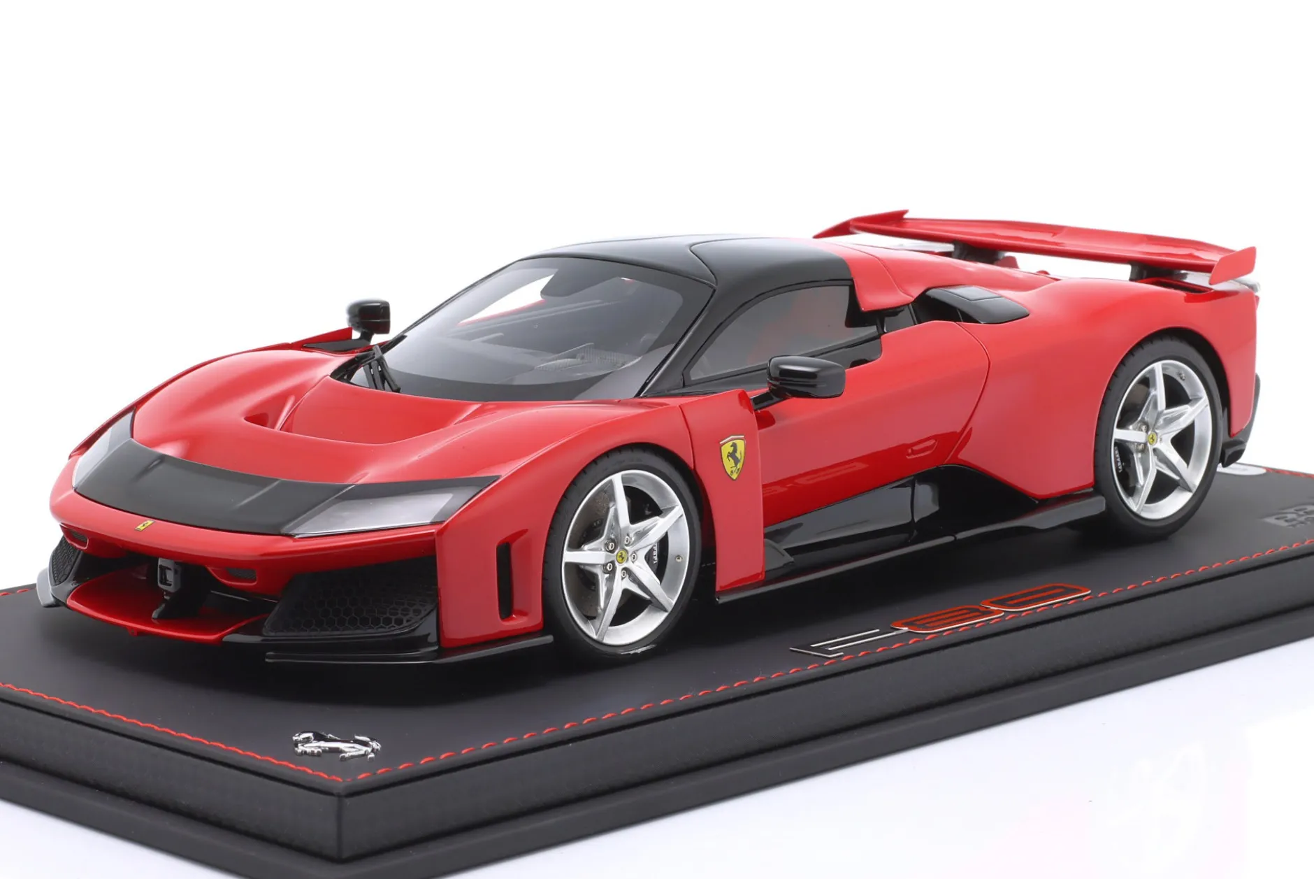 Ferrari F80 Baujahr 2024 corsa rot / silberne Felgen 1:18 BBR