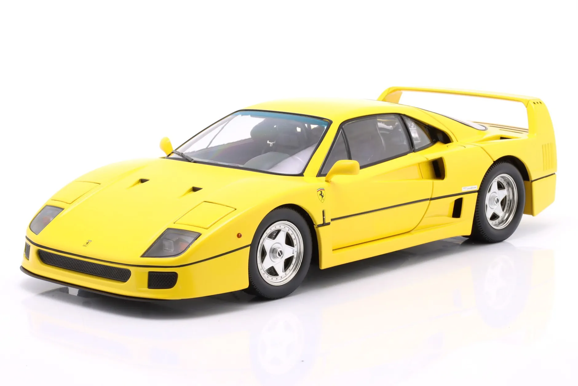 Ferrari F40 Baujahr 1987 gelb 1:12 KK-Scale