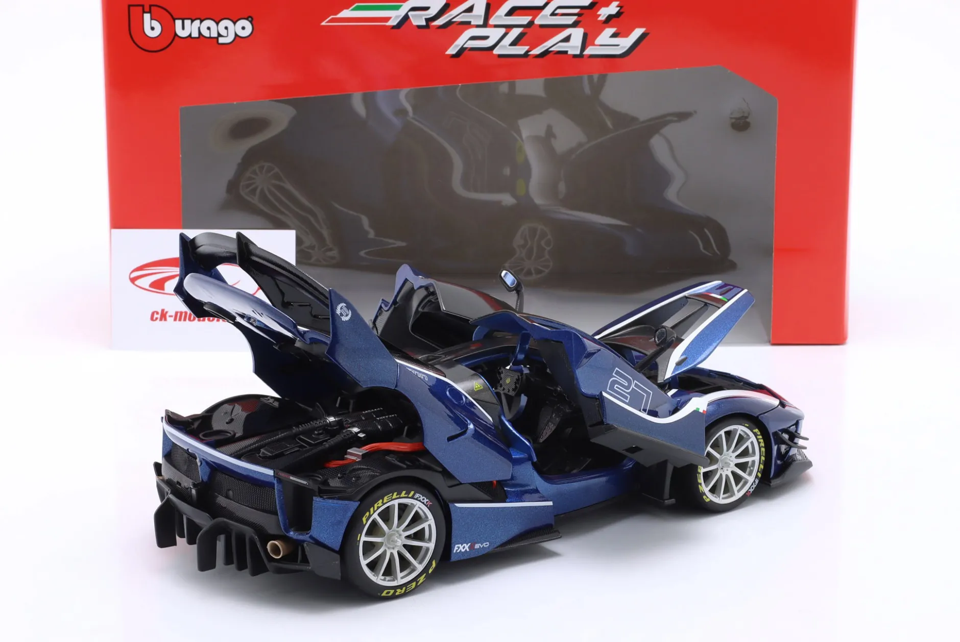 Ferrari FXX-K Evo 2017 Peter Mann #27 Tour de France blau 1:18 Bburago