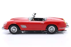 Ferrari 250 GT California Spyder Baujahr 1960 rot / schwarz 1:18 KK-Scale