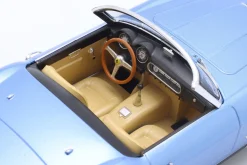 Ferrari 250 GT California Spyder Baujahr 1960 hellblau metallic 1:18 KK-Scale