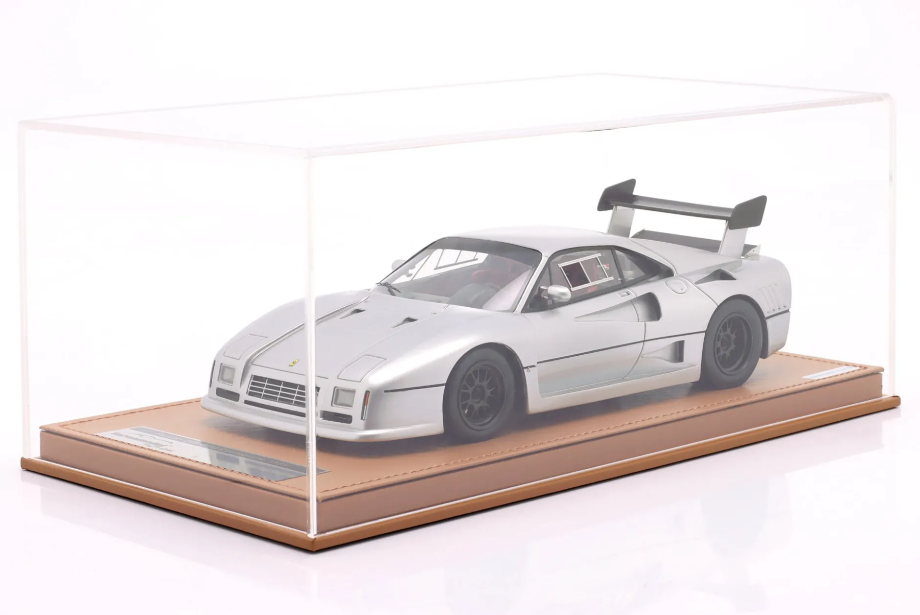 Ferrari 288 GTO Evoluzione 1985 Nürburgring silber / schwarze Felgen 1:18 Tecnomodel