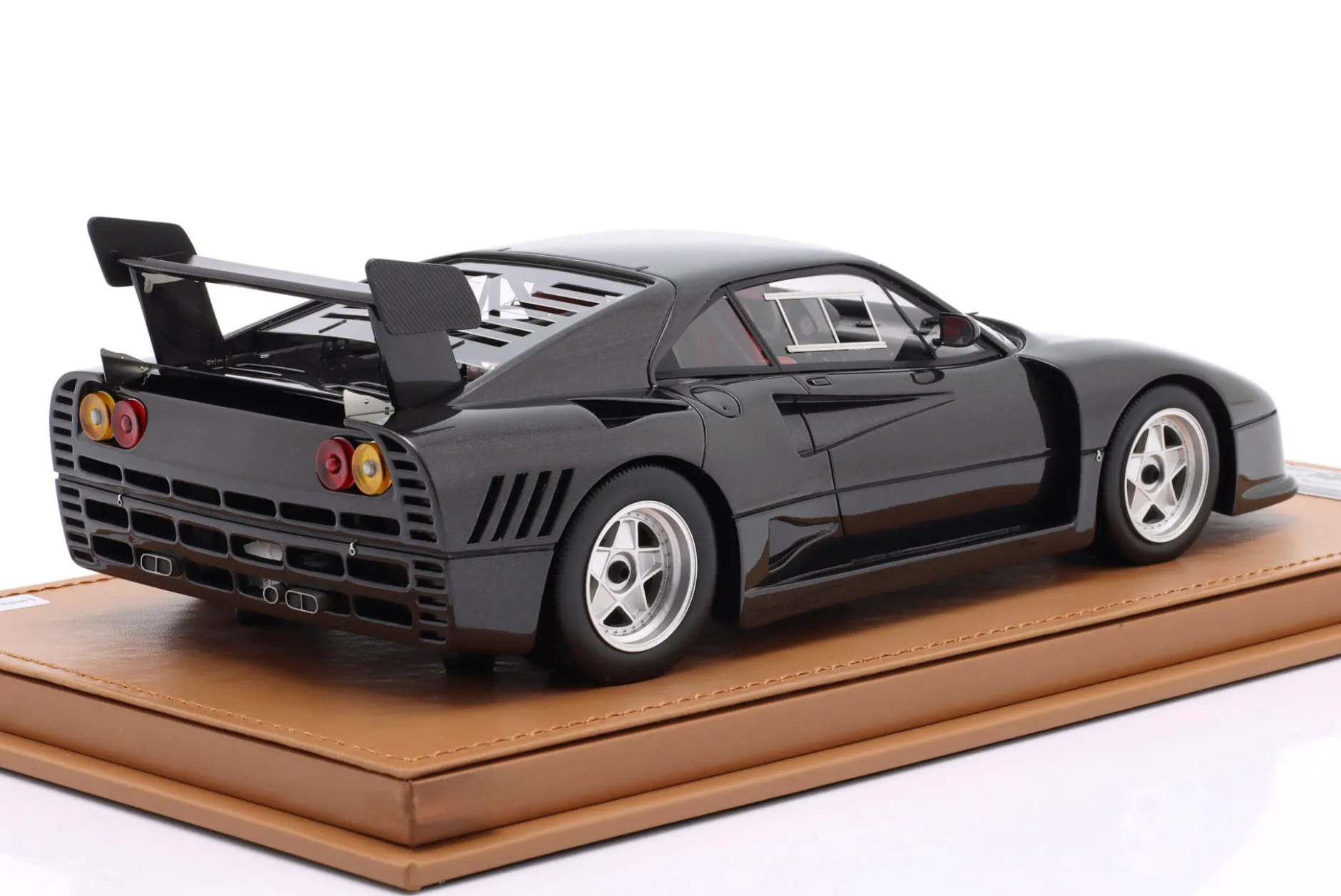 Ferrari 288 GTO Evoluzione 1985 schwarz metallic / silberne Felgen 1:18 Tecnomodel