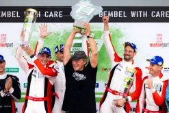 Ferrari 296 GT3 #30 Sieger 24h Nürburgring 2023 Frikadelli Racing Team 1:43 Bburago