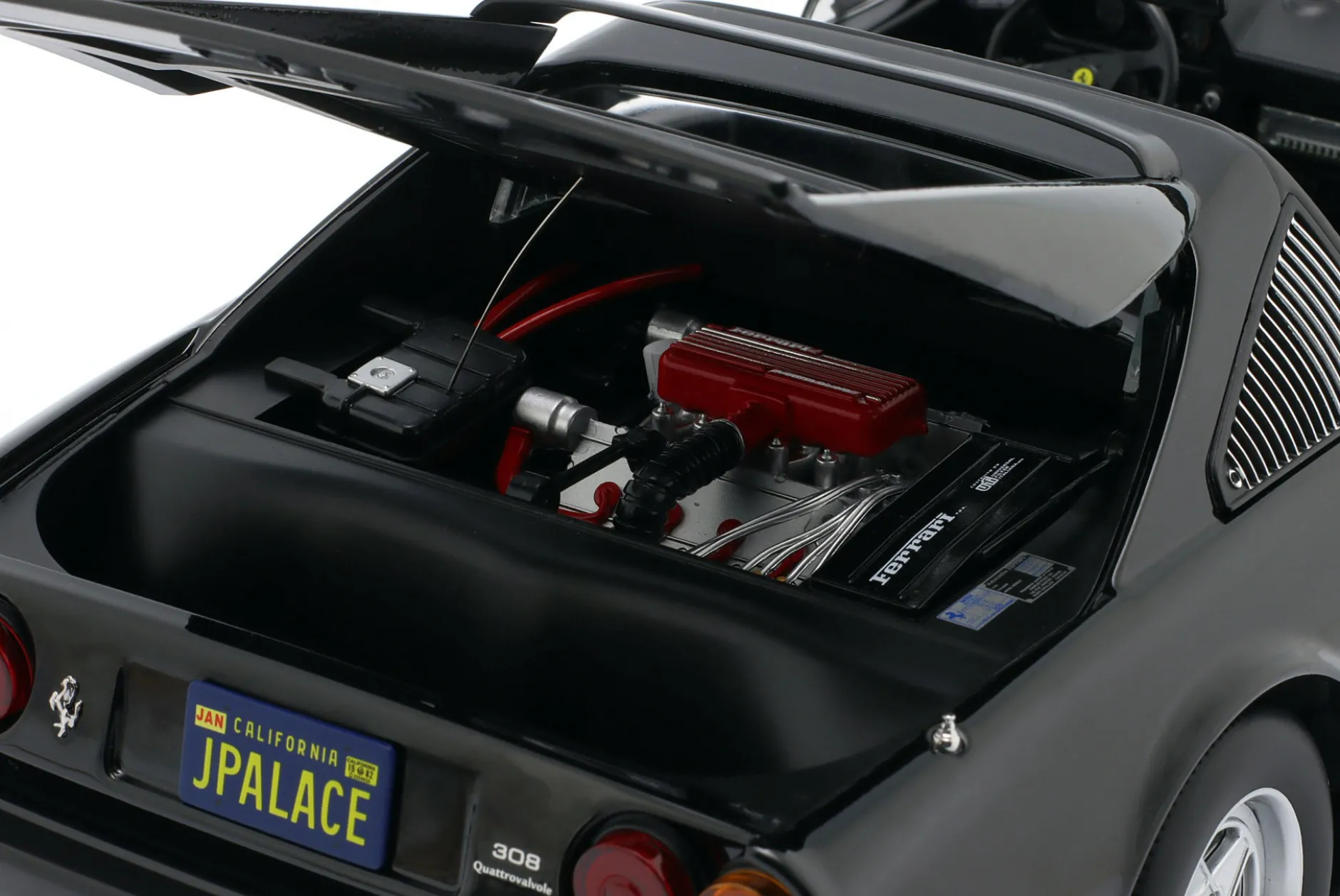 Ferrari 308 GTS QV US-Version 1982 (Film: Against All Odds) schwarz 1:12 KK-Scale