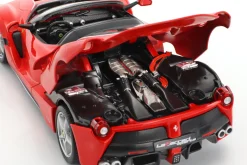 Ferrari LaFerrari Aperta 70th Anniversary Collection rot 1:24 Bburago