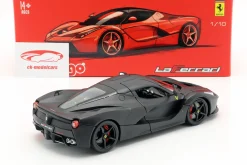 Ferrari LaFerrari Baujahr 2013 mattschwarz 1:18 Bburago Signature