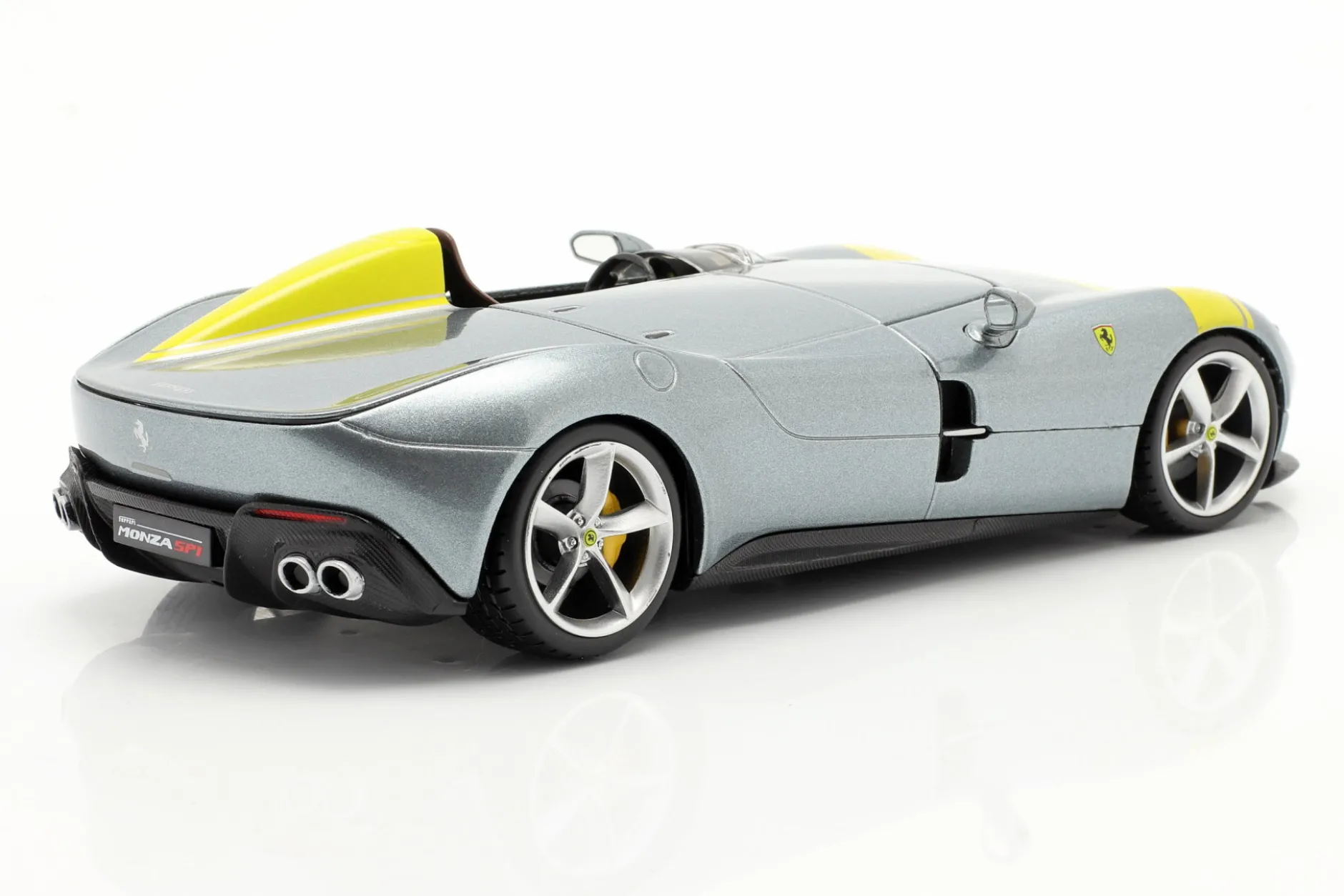 Ferrari Monza SP1 Baujahr 2019 grau metallic / gelb 1:24 Bburago
