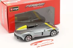 Ferrari Monza SP1 Baujahr 2019 silbergrau metallic / gelb 1:43 Bburago