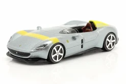 Ferrari Monza SP1 Baujahr 2019 silbergrau metallic / gelb 1:43 Bburago
