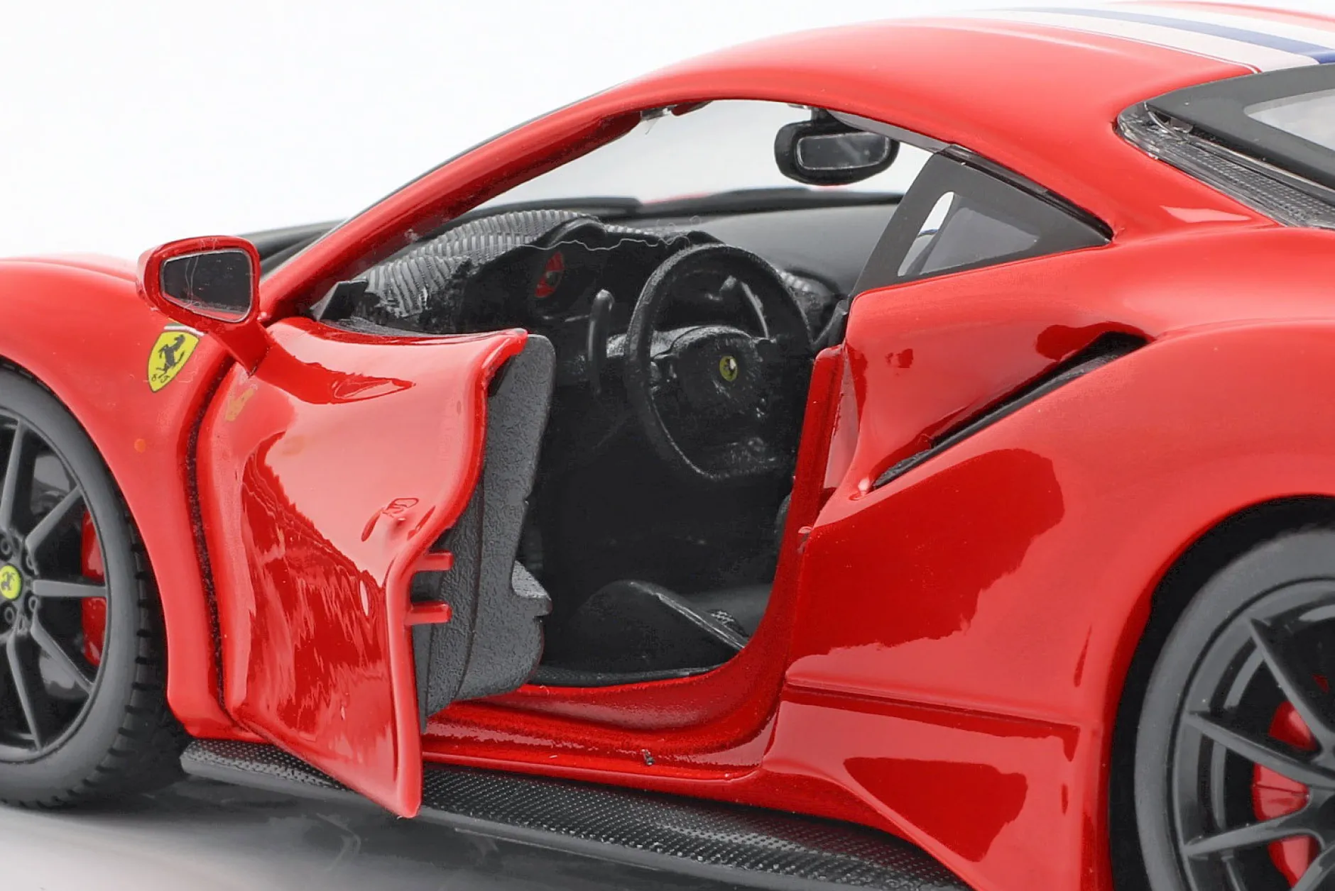 Ferrari 488 Pista Baujahr 2018 rot 1:24 Bburago
