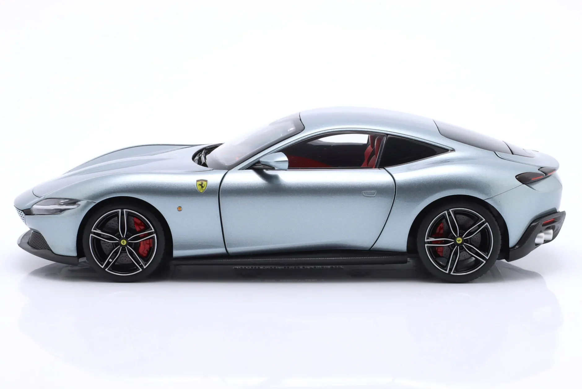 Ferrari Roma Baujahr 2019 titangrau metallic 1:18 Polistil