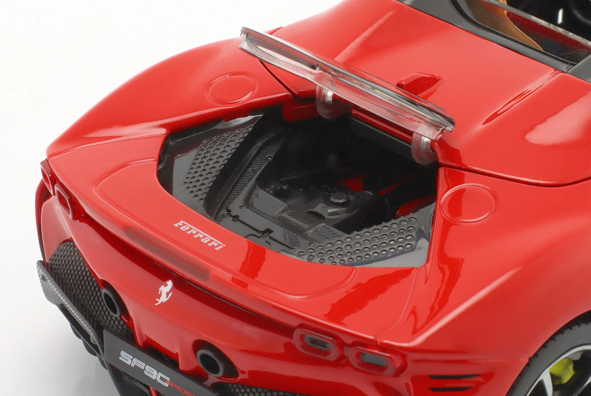 Ferrari SF90 Spider Baujahr 2021 rot 1:18 Bburago