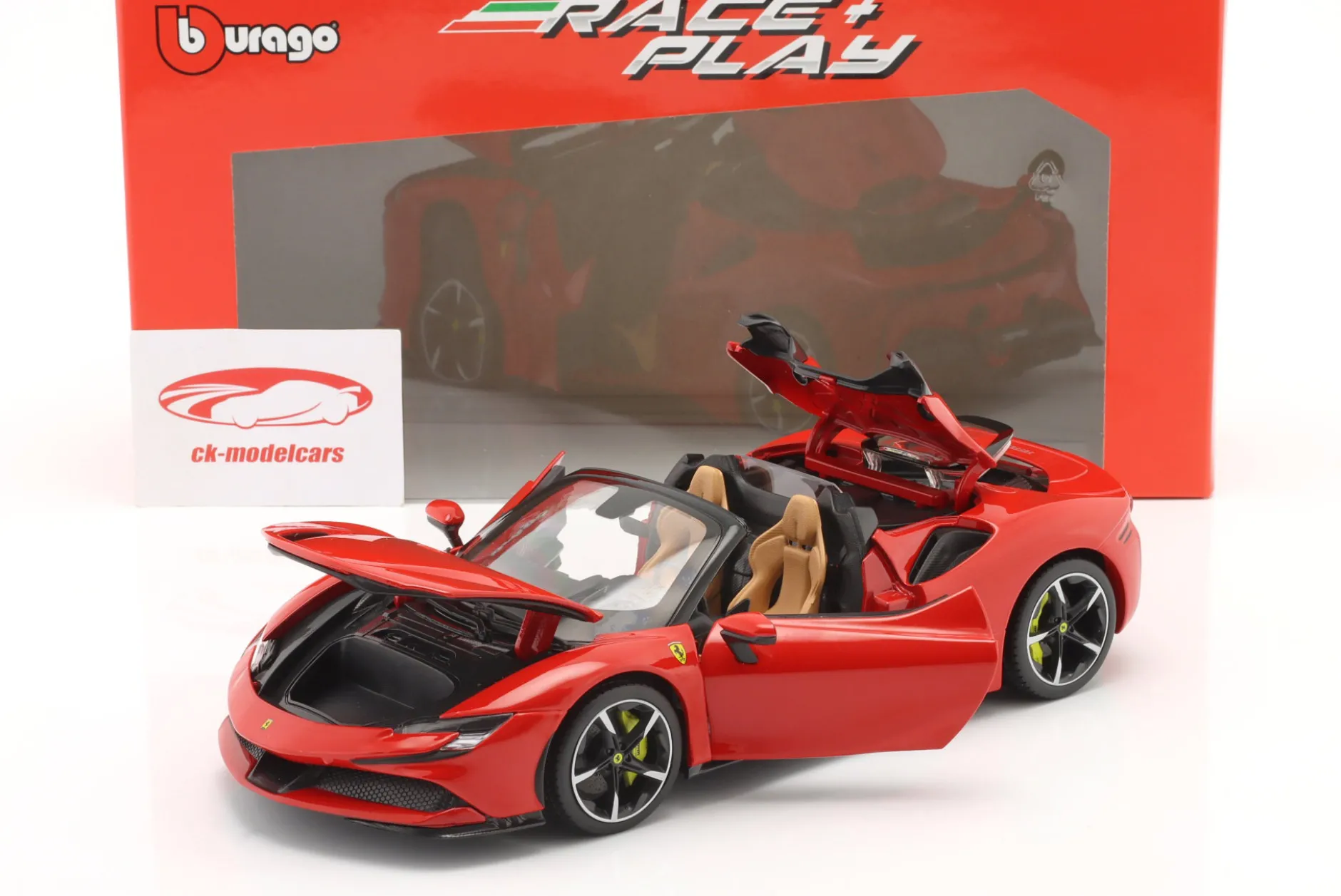 Ferrari SF90 Spider Baujahr 2021 rot 1:18 Bburago