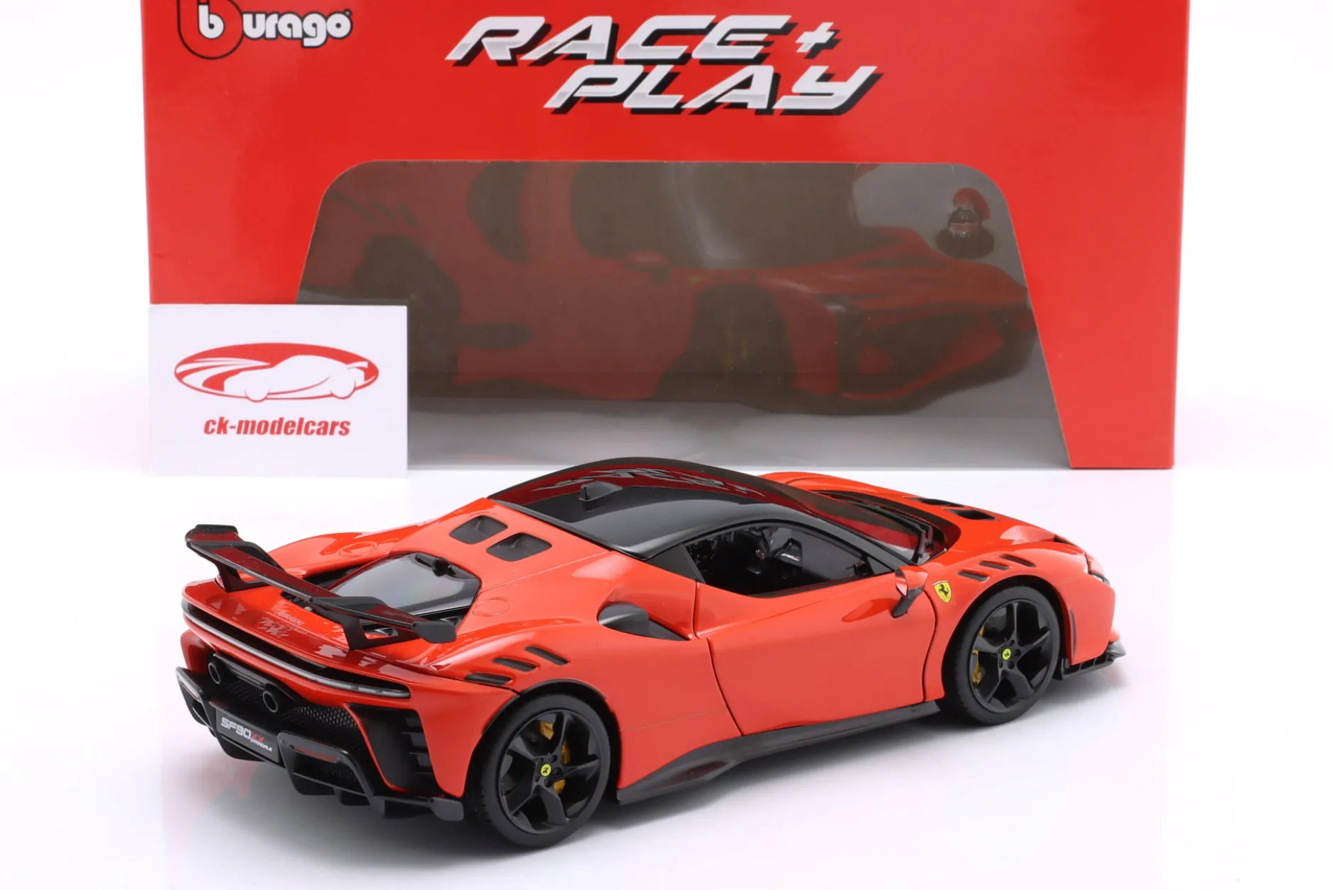 Ferrari SF90 XX Stradale Baujahr 2024 orange-rot 1:18 Bburago