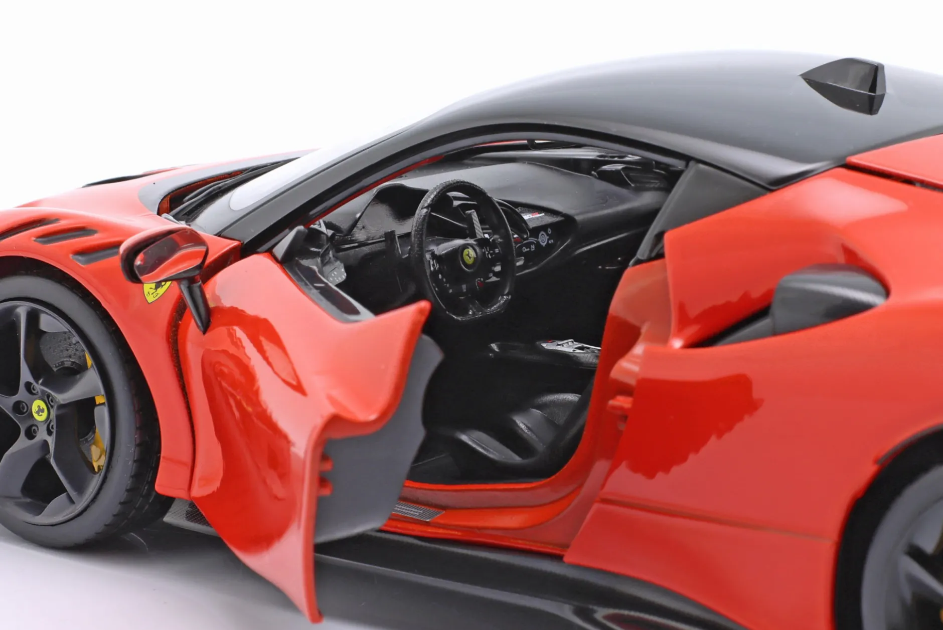 Ferrari SF90 XX Stradale Baujahr 2024 orange-rot 1:18 Bburago