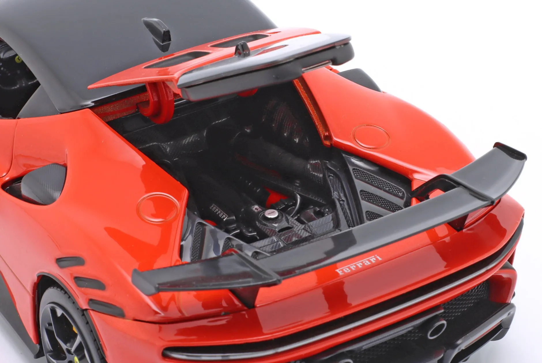Ferrari SF90 XX Stradale Baujahr 2024 orange-rot 1:18 Bburago