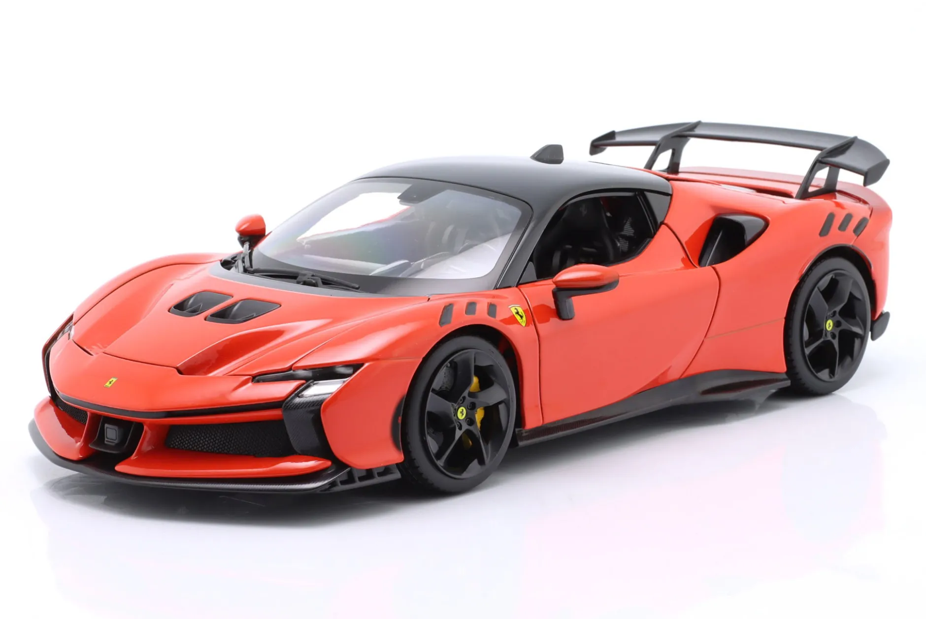 Ferrari SF90 XX Stradale Baujahr 2024 orange-rot 1:18 Bburago