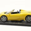 Ferrari 458 Speciale A Baujahr 2013 mit Vitrine gelb 1:43 Altaya