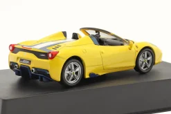 Ferrari 458 Speciale A Baujahr 2013 mit Vitrine gelb 1:43 Altaya