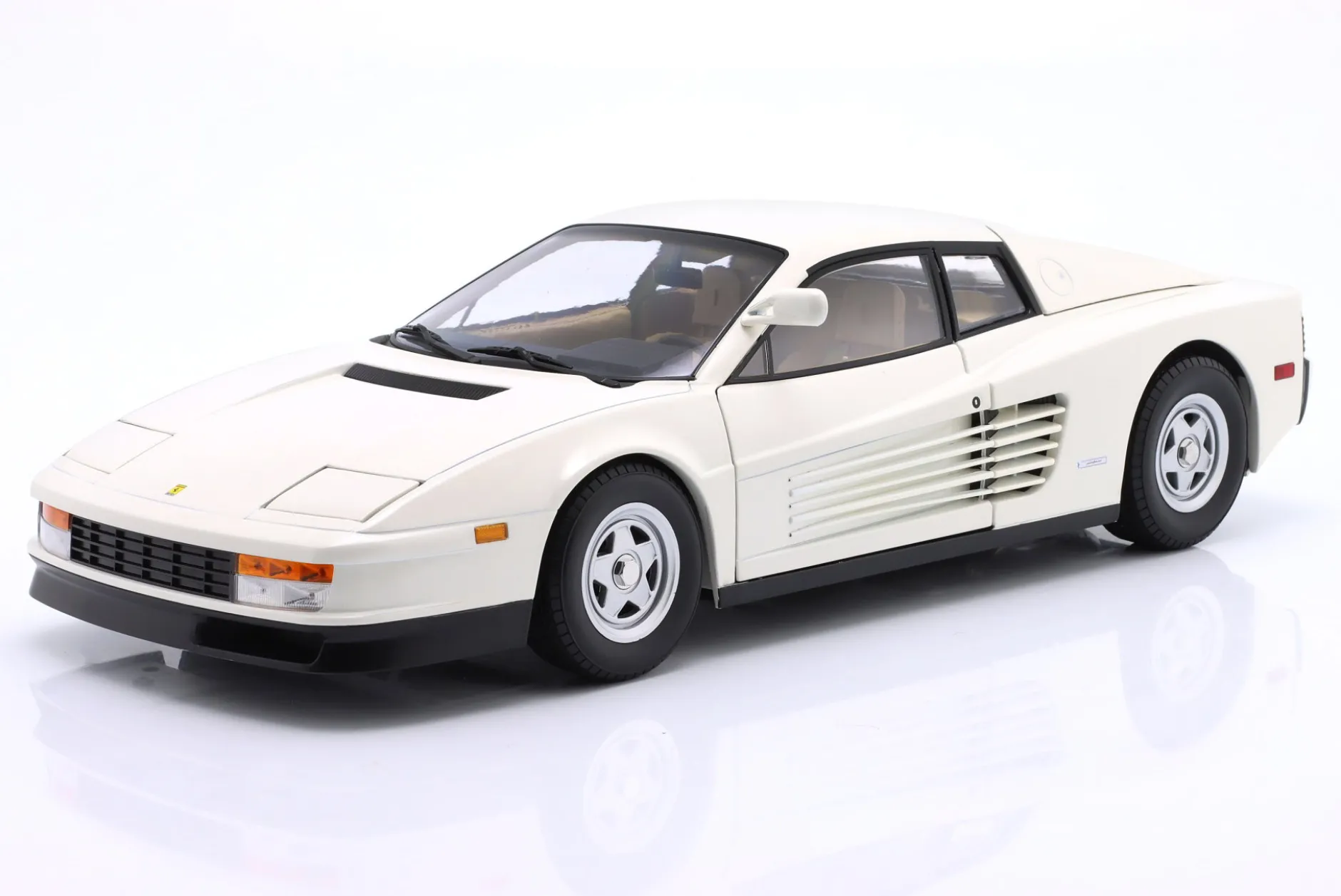 Ferrari Testarossa Monospeccio US-Version Baujahr 1984 weiß 1:12 KK-Scale