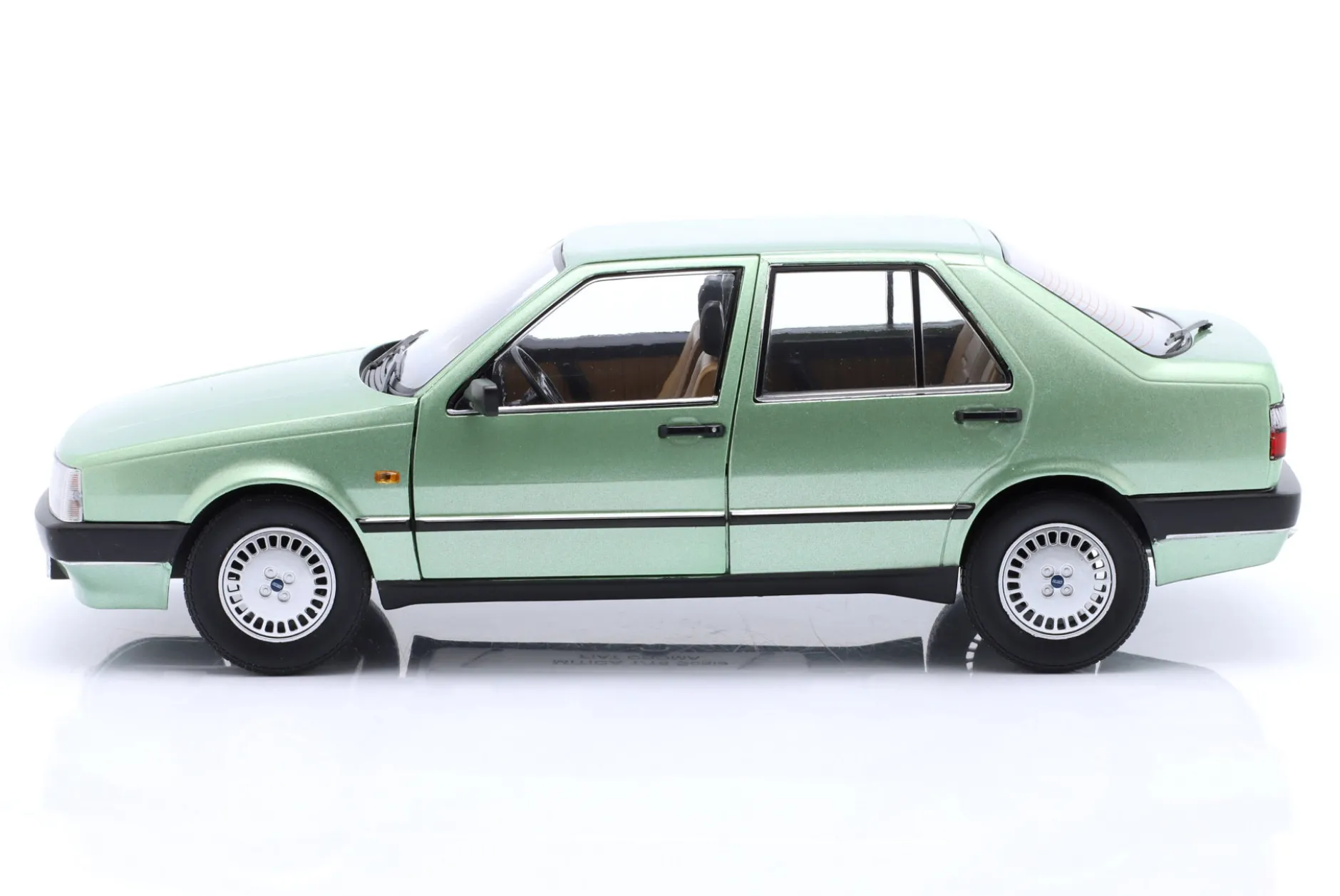 Fiat Croma 2.0 Turbo IE Baujahr 1988 ceylongrün metallic 1:18 Mitica