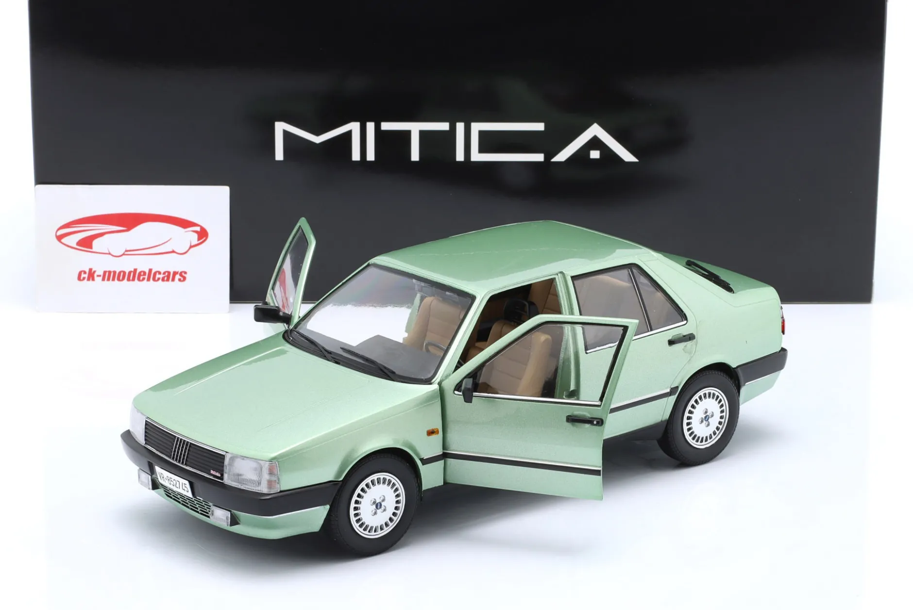 Fiat Croma 2.0 Turbo IE Baujahr 1988 ceylongrün metallic 1:18 Mitica