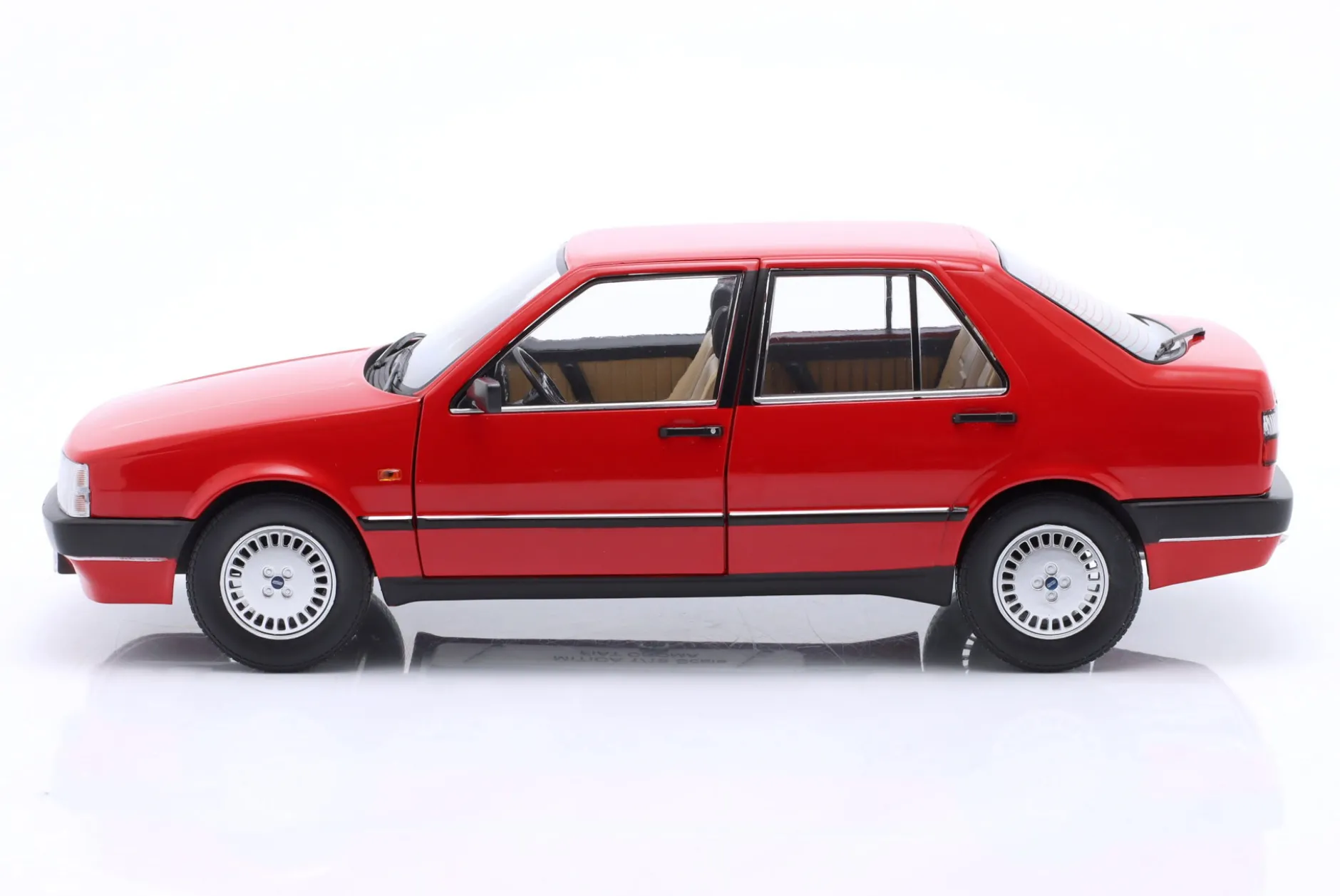 Fiat Croma 2.0 Turbo IE Baujahr 1988 corsa rot 1:18 Mitica