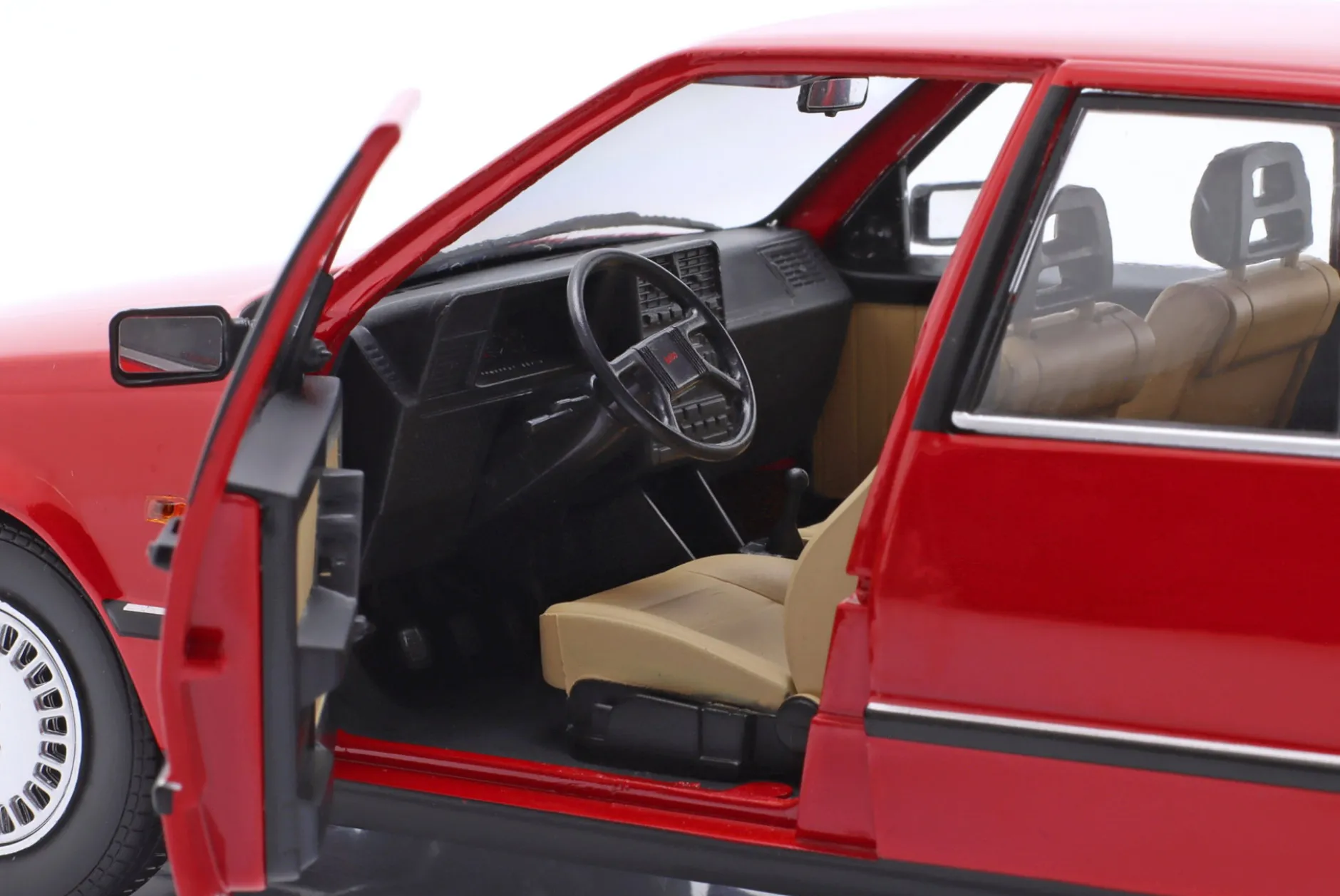 Fiat Croma 2.0 Turbo IE Baujahr 1988 corsa rot 1:18 Mitica