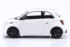 Fiat 500e Abarth Baujahr 2024 weiß 1:18 Ixo