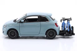 Fiat 500E mit Fahrradträger Baujahr 2023 blau 1:24 Bburago