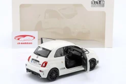 Fiat F595 Abarth Baujahr 2022 weiß 1:18 Solido