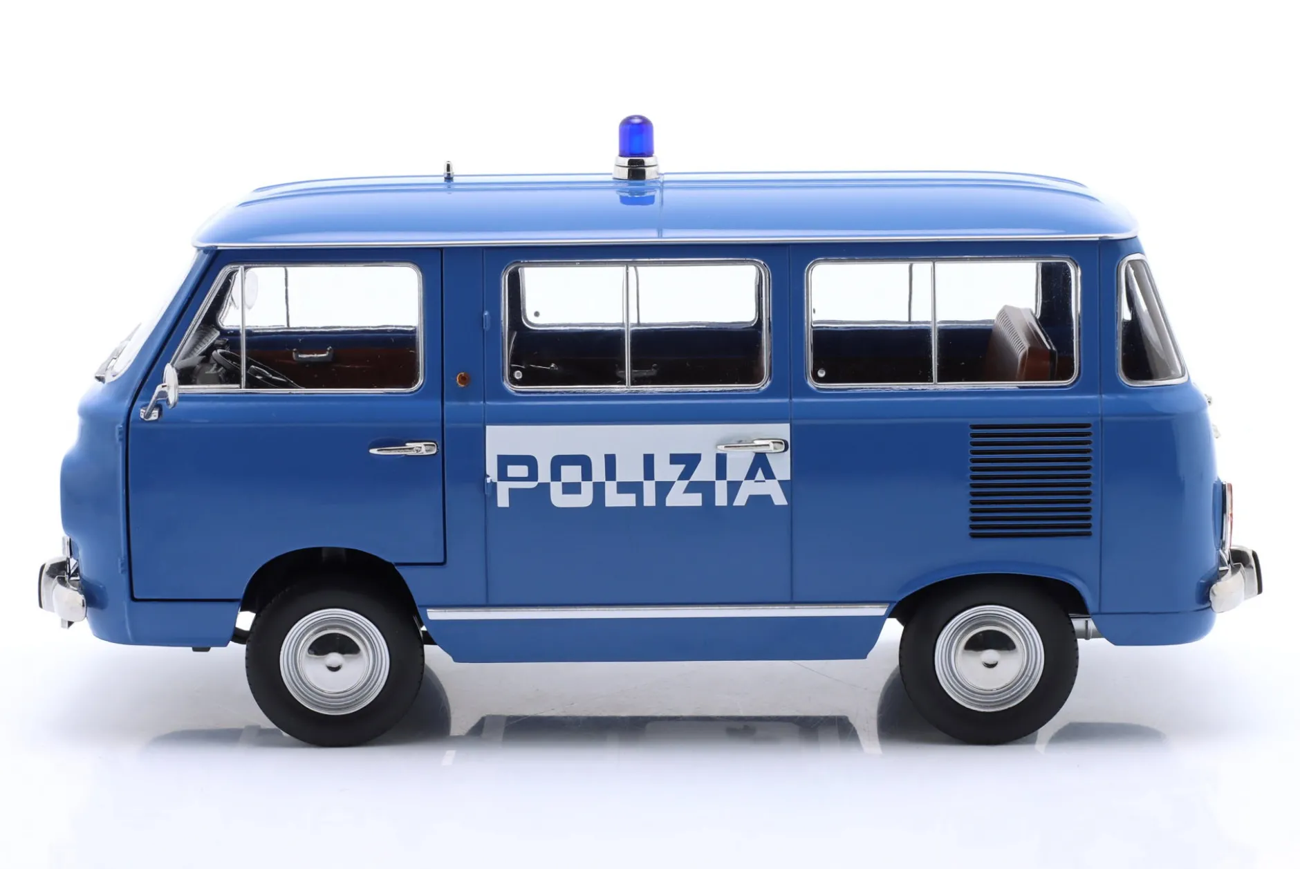 Fiat 850 Familiare Polizia Baujahr 1970 hellblau 1:18 Mitica