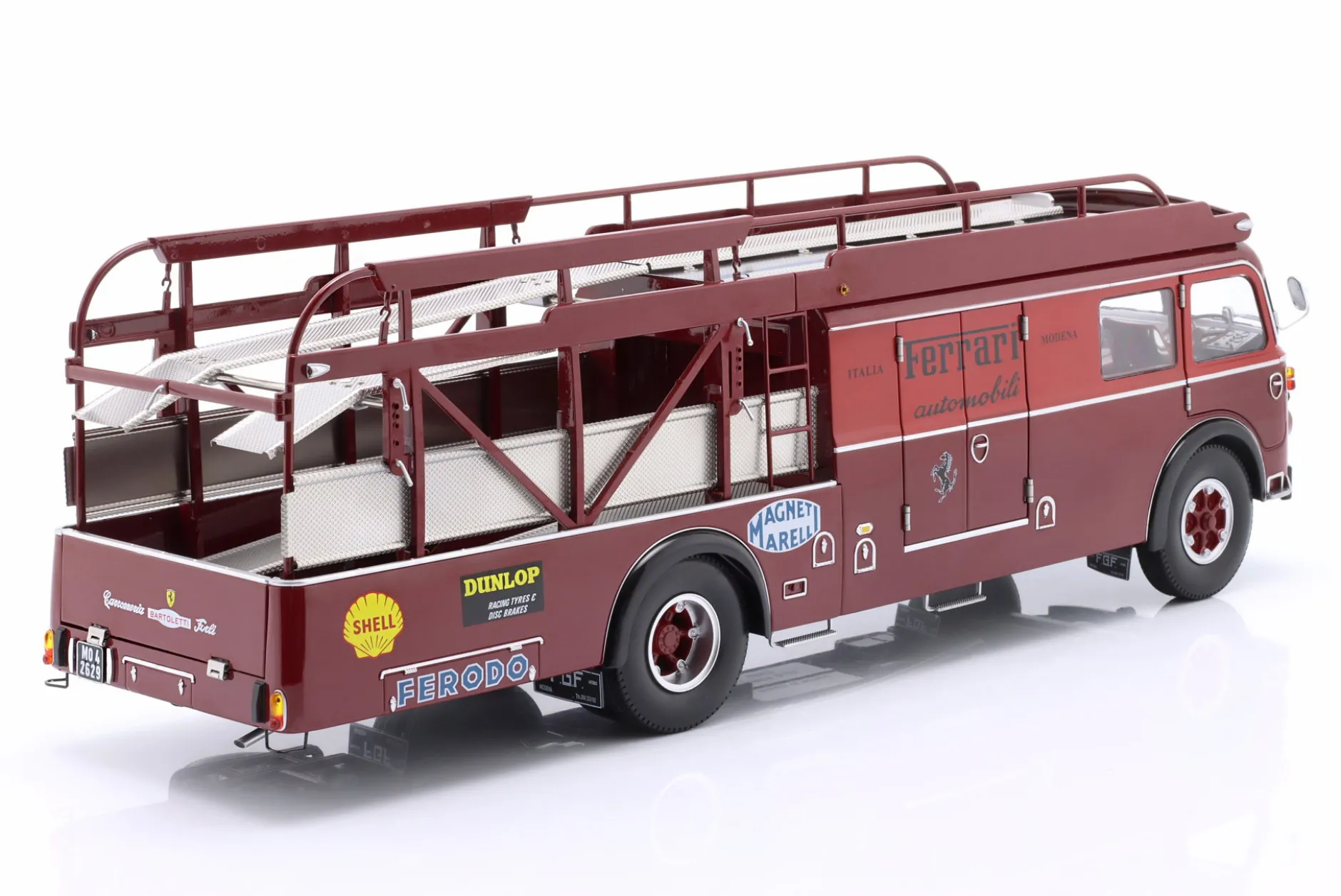 Fiat 642 RN2 Bartoletti Ferrari Renntransporter dunkelrot 1:18 CMR