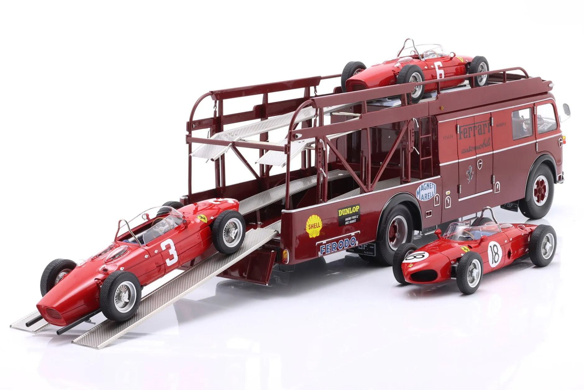 Fiat 642 RN2 Bartoletti Ferrari Renntransporter dunkelrot 1:18 CMR