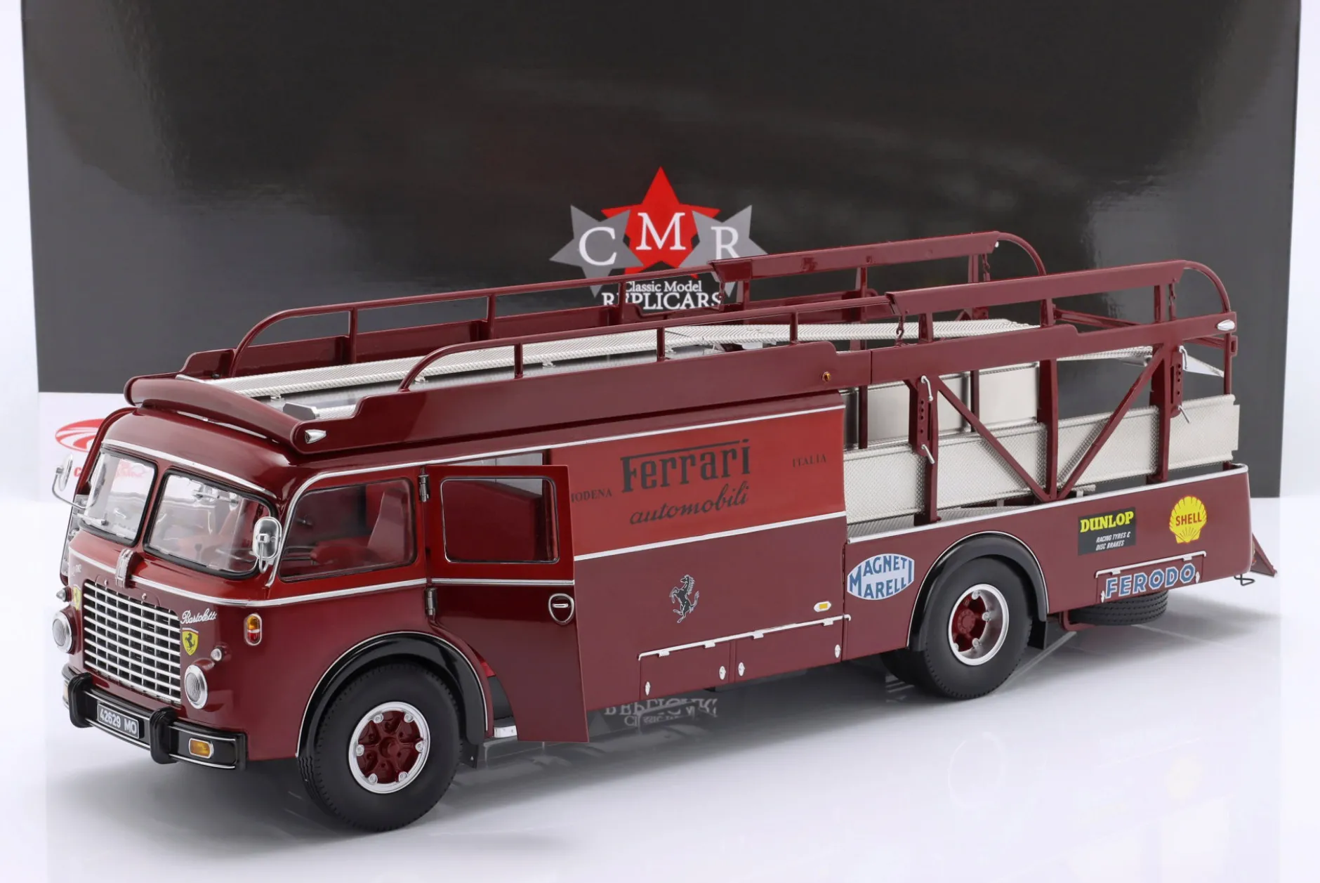 Fiat 642 RN2 Bartoletti Ferrari Renntransporter dunkelrot 1:18 CMR